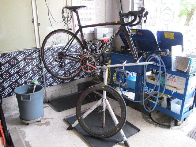 広島市中区小網町にある自転車屋。自転車・ロードバイク・車いすの販売・修理・メンテナンス（洗車・オーバーホール）。競輪選手・国体選手・高校自転車競技部を応援します！
洗車は専用スペースで作業します。